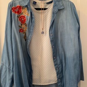 2/$16 Velvet Heart ▪️Chambray Button Up